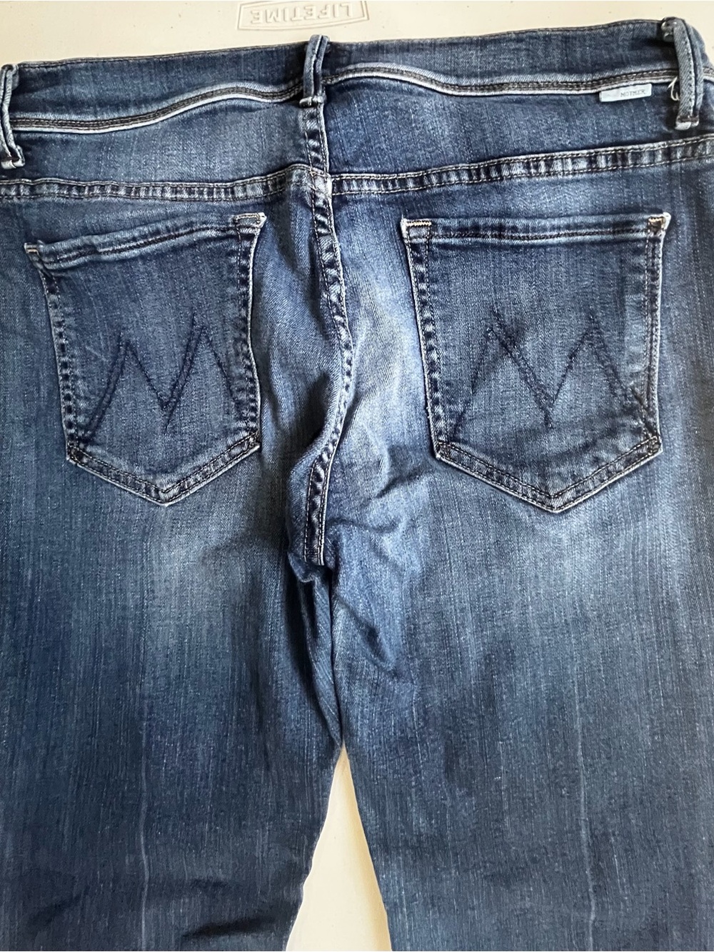 MOTHER The Daydreamer Tempted Again Bootcut Jeans Size 30 - Picture 8 of 10